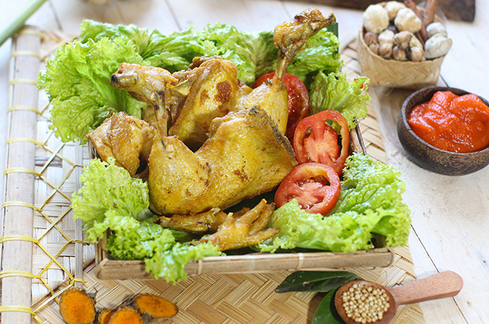 Rahasia Rempah yang Menggigit: Ayam Goreng Ma Endut di Taman Firdaus